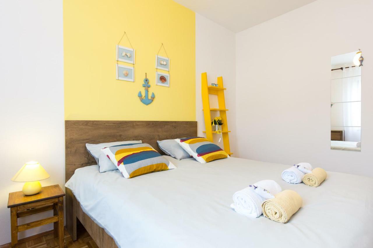 Home Away From Home With A Heated Pool Punat Eksteriør billede